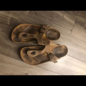 Size 38 Birkenstock Gizehs (tobacco)